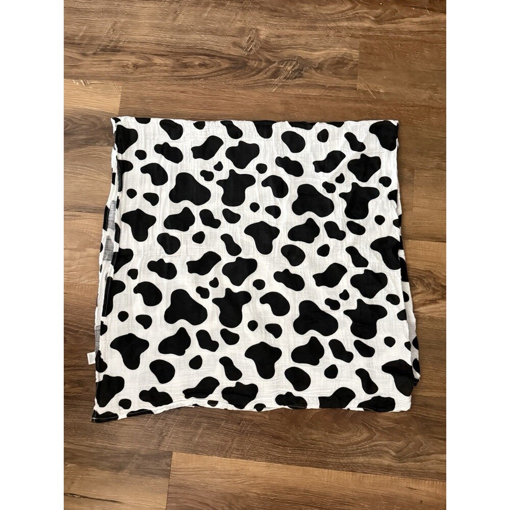 NEW MUD PIE COW PRINT BLACK & WHITE MUSLIN BABY SWADDLE BLANKET 47”x 47”